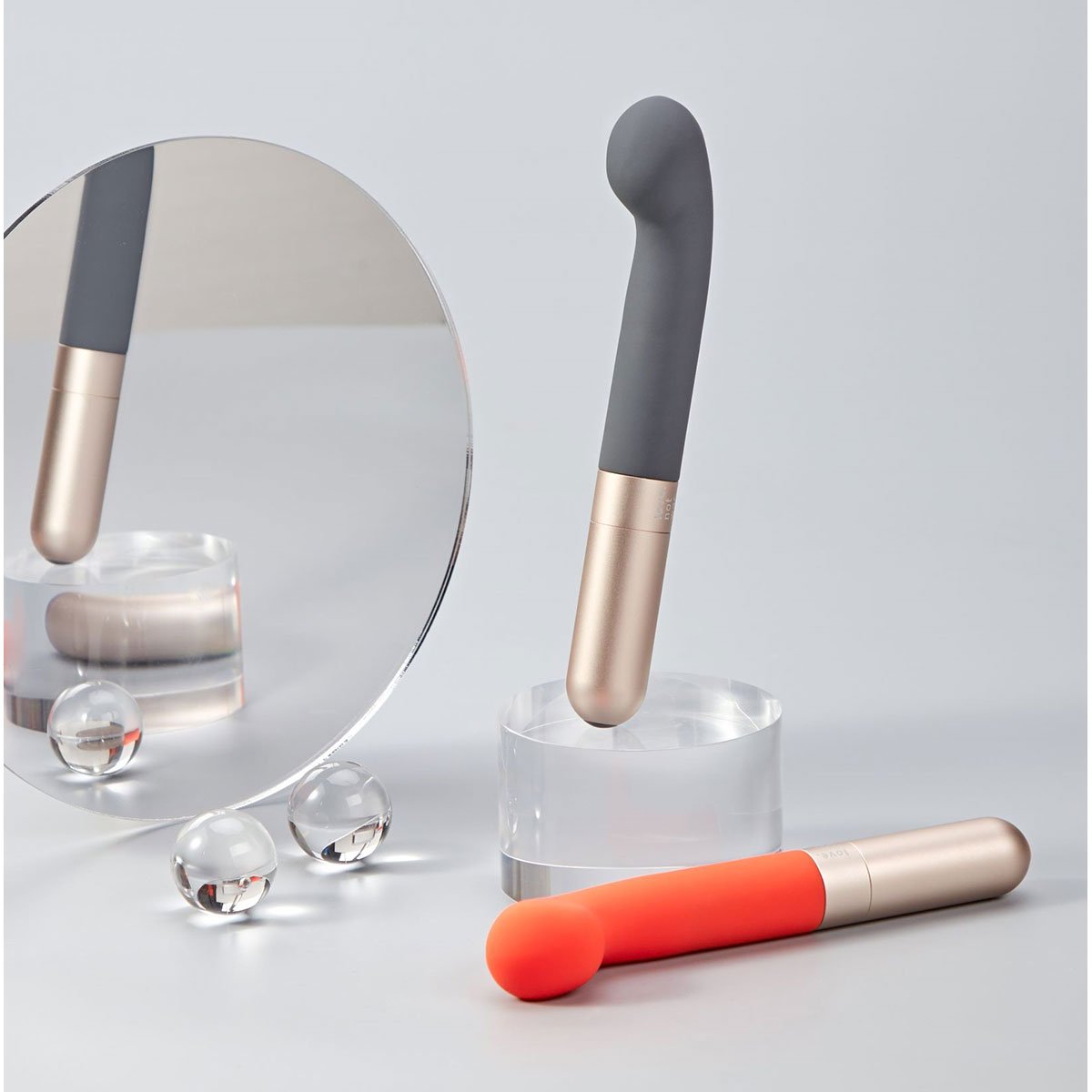 Love Not War Liebe - Orange - Image 3