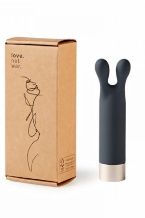 Love Not War Laska Head Grey