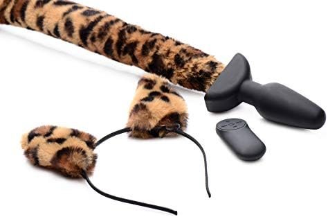 Lynx Wagging & Vibrating Leopard Tail