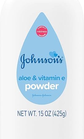 Johnson's Baby Powder with Naturally Derived Cornstarch, Aloe & Vitamin E for Delicate Skin, Hypoallergenic, Free of Parabens, Phthalates & Dyes for Gentle Baby Skin Care, 15 oz