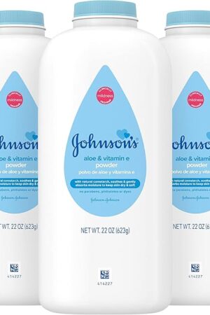 Johnson's Baby Powder with Naturally Derived Cornstarch, Aloe & Vitamin E for Delicate Skin, Hypoallergenic, Free of Parabens, Phthalates & Dyes for Gentle Baby Skin Care, 22 oz, 3 Pack