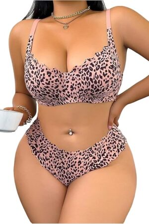 Women's Plus Size Contrast Lace Sexy Lingerie Set V Neck Wireless Bra and High Waist Panty 2 Piece Set