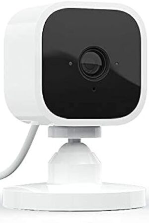 Blink Mini - Compact indoor plug-in smart security camera, 1080p HD video, night vision, motion detection, two-way audio, easy set up, Works with Alexa – 1 camera (White)