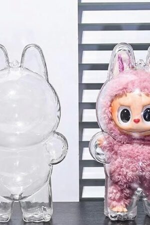 The Protective Display Case for LABUBU Standing Figures – Clear Acrylic Cover with Keychain, Dustproof & Scratch-Resistant Storage Box (Doll Not Include)