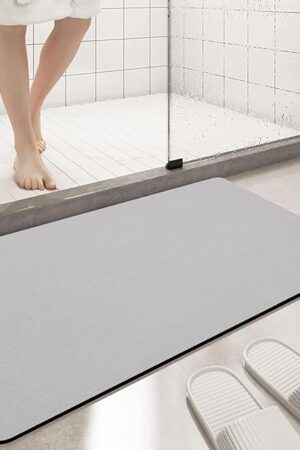 Diatomaceous Earth Bath mat Bathroom Rugs Super Absorbent Quick Dry Non Slip Bath Mat Thin Bathroom Floor Mats Fit Under Door-Shower Rug for in Front of Bathtub Shower,Grey, 15.7"*23.6"