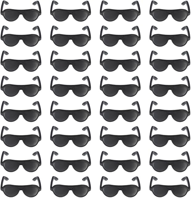 The TOYANDONA 80pcs Doll Sunglasses Mini Plastic Dolls Sunglasses Black for Dollhouse DIY Crafts Dollhouse Accessories Decorate, 3X2.6X1CM