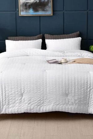 AveLom Seersucker Down Alternative Lightweight Comforter Set
