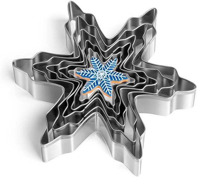 Christmas Cookie Cutters Set of 5 Pieces, Snowflake Shaped Cookie Cutters Set for Christmas and Winter Holiday, Stainless Steel Winter Snowflake Cookie Cutter Set for Baking