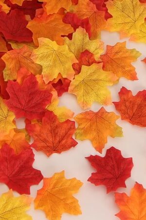 300 Pcs Fake Fall Leaves 6 Colors Artificial Autumn Maple Decor for Thanksgiving Decorations，Wedding Party,Festival Events