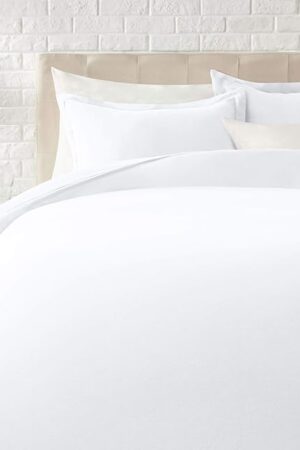 Amazon Basics Lightweight Microfiber 3 Piece Duvet Cover Set with Zipper Closure, Full/Queen, Bright White, Solid