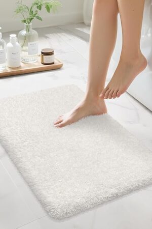 White Bathroom Rugs Non Slip 24"x16", Absorbent Bath Mats Quick Dry, Shaggy Microfiber Bath Rugs, Extra Soft Plush, Machine Washable Bath Mats for Bathroom Floor, Tub and Shower