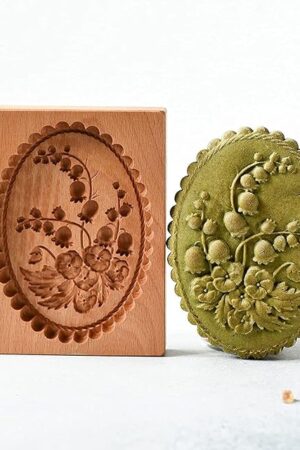 Carved Wooden Gingerbread Cookie Mold,3D Wooden Baking Mold Cookie Biscuit Press Stamp Molds, Cookie Cutter Set with Provance Rose Cookie Stamp ， DIY Biscuit Chocolate Stamp Mould (Violet)