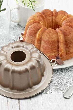 5'' Mini Bundt Cake Pan, Carbon Steel Round Fluted Tube Cake Pan, Non-stick Kugelhopf Cake Baking Mold for Cupcake Brownie Pudding (5inch Gugelhupf)