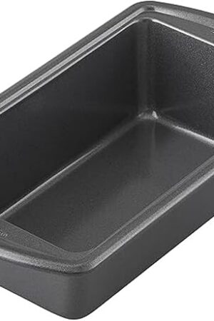 Wilton Platinum Premium Non-Stick Anti-Warp Bakeware, Made without PFAs, Loaf Pan, 9 x 5 x 2.7 in, Packaging May Vary