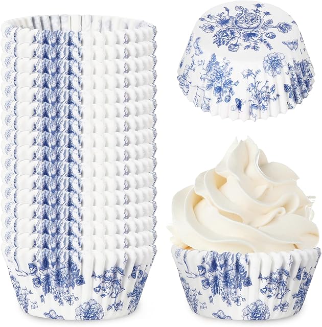 600Pcs Blue Floral Cupcake Liners Chinoiserie White Blue Flower Cupcake Wrappers Paper Disposable Decorative Muffin Brownie Cups for Baking Party Supplies