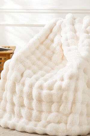 BENVWE Faux Fur Bubble Blanket Throw Blanket for Women