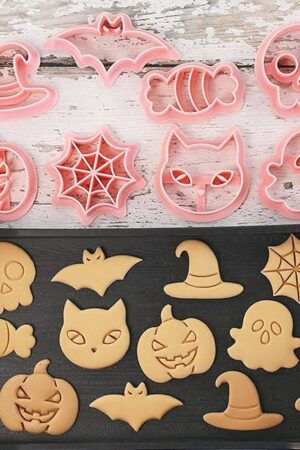 8pcs Mini Halloween Cookie Cutters, One-touch Molding 3d Ghost Raised Design Cookie Stamps, Cookie Cutter Set suitable for Frosting Decoration, Day of The Dead Decorations (Halloween)