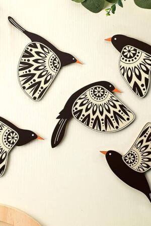Barydat 5 Pcs Wooden Bird Wall Art Wood Flying Birds Wall Decor Rustic Folk Art Scandinavian Home Decor for Gift Living Room Bedroom Kitchen Office(Black)
