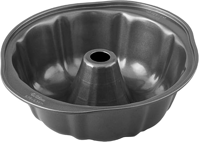 Wilton Gold Premium Non-Stick Warp-Resistant Bakeware, Made without PFAs, Fluted Tube Pan, 9.49 in, Packaging May Vary