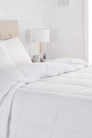 Amazon Basics White Down Alternative Comforter and Duvet Insert with Corner Tabs (Full/Queen, Light)