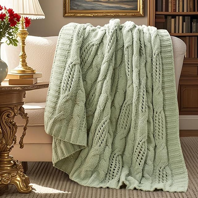Amélie Home Chunky Knit Cable Knitted Breathable Throw Blanket
