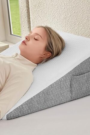 Wedge Pillow for Sleeping & Resting, 24"x24"x10" Memory Foam Cushion with Grey and White Patterned Polyester Cover, Ideal for Bedroom & Living Room – Comfortable Support for Adults