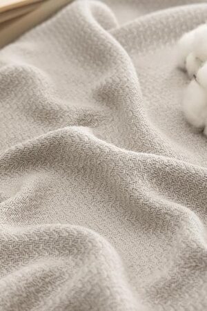 Bedsure Breathable Lightweight Herringbone Blanket