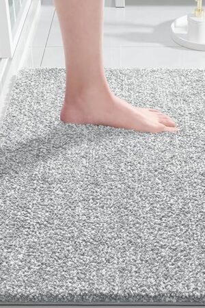 Yimobra Bathroom Rugs Non Slip Washable, Extra Soft Comfortable Bath Mat, Water Absorbent Thick Floor Mats, Shaggy Rugs for Shower Bathtubs, 24"x17", Grey&White