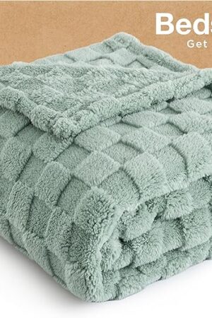 Bedsure Fleece Blanket Checkered Throw Blanket for Women for Girls