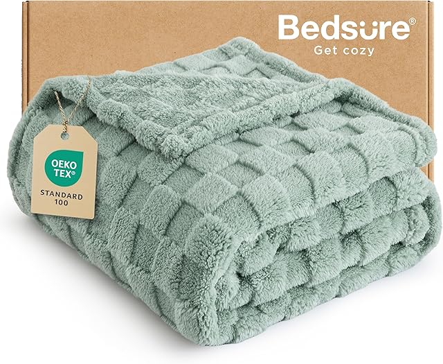 Bedsure Fleece Blanket Checkered Throw Blanket for Women for Girls
