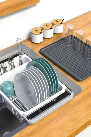 Dish drying rack expandable over the sink, in the sink and for cabinet and kitchen counter; Dish drainer rust proof, Large kitchen organizer with drainboard, two cutlery holders and 6 cup holders.