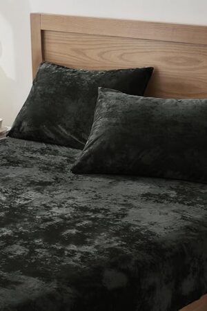 BEDELITE Velvet Fitted Sheet and Pillowcases Set, Luxury Soft Fuzzy Bottom Sheet with Reinforced Elastic Corner Straps, Deep Pocket up to 15 Inch, 1 Fitted Sheet and 2 Pillowcases (Queen, Black)
