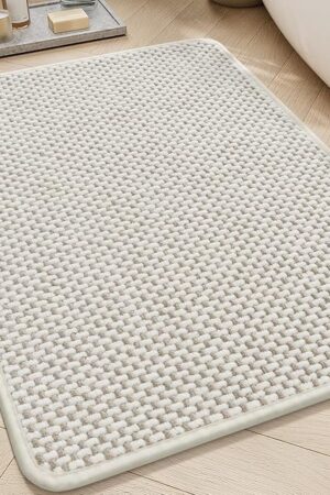 AMOAMI Chenille Bath Mat Super Absorbent Bathroom Mat Quick Dry Bath Mats for Bathroom Rubber Backed Bathroom Rugs Non Slip Washable Fit Under Door, Front of Bathtub, Sink, Beige&White 17"x24"