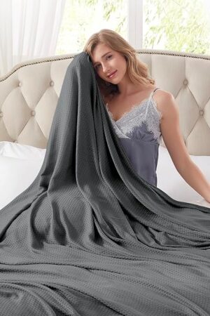 DANGTOP Cooling Blankets Ultra-Cool Lightweight Blanket
