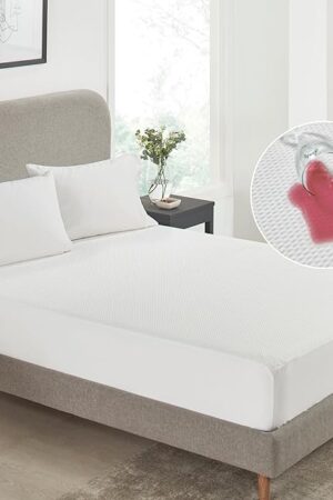 California Design Den Premium Waterproof Mattress Protector for Queen Size Bed - Soft, Cooling, Noiseless, Machine Washable, Fitted Mattress Cover with 8-20 Inch Deep Pockets