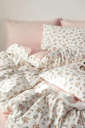 Wake In Cloud - Floral Comforter Set, Coquette Cottagecore Aesthetic Flower Shabby Chic Pattern for Women Teen Girls, Soft Lightweight Bedding, 3 Pieces, Peach Blush, Twin/Twin XL Size