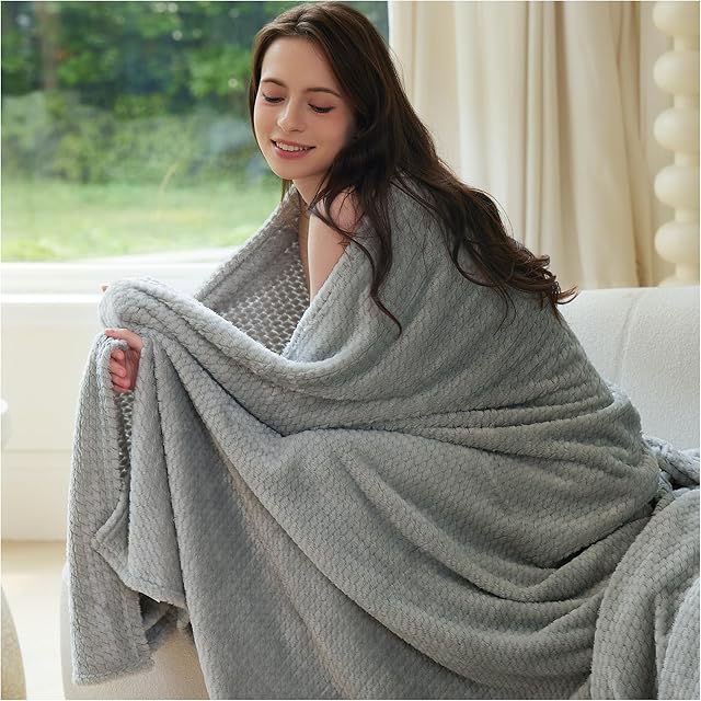 DaysU King Blanket for Couch Sofa Bed, Decorative Reversible Diamond Jacquard Fleece Blankets Fuzzy Soft Cozy Warm Micro Flannel King Size Blanket, Grey, King(108"x90")
