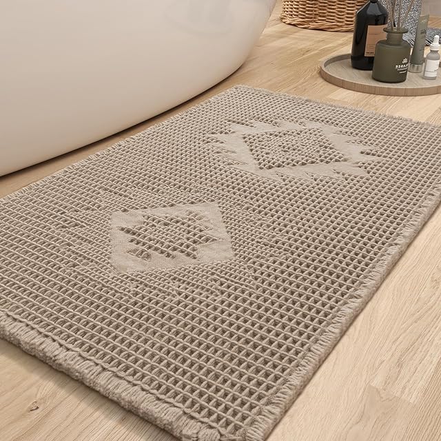 COCOER Waffle Bath Mat, Super Absorbent Bath Mats for Bathroom Floor, Machine Washable Non Slip Bathroom Rug with Tassels, Soft Bathroom Mat for Laundry Room, Bedroom, Brown 17" x 24"