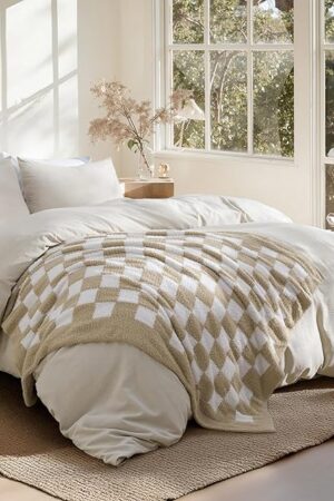 Bedsure Queen Comforter Set with Checkered Throw Blanket for Couch - 4 Pieces, 1 Beige Comforter Queen Size, 2 Pillow Shams, 1 Checkered Blanket, Super Soft, Lightweight & Fluffy for Bed & Sofa