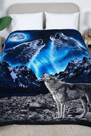 Dawhud Direct Howling Wolf Fleece Blanket for Bed, 75 x 90 inches Queen Size Wolf Fleece Throw Blanket for Men, Women and Kids - Super Soft Plush Throw