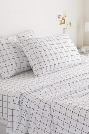 Amazon Basics Soft Microfiber 4-Piece Bed Sheet Set with Elastic Side Pockets, Full, Black Grid, Geometric