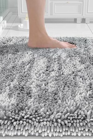 Yimobra Chenille Bathroom Rugs Non Slip, Extra Thick Soft Absorbent Bath Rug 24x17 Inch, Machine Washable Quick Dry Bath Mat for Bathroom Floor, Tub and Shower, Home Decor Accessories, Light Grey