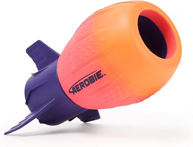 The Spin Master Aerobie Super Sonic Fin Catch Football Toy, Aerodynamic Football Toys with Soft Construction, Outdoor Games for Kids Aged 8 & Up, Blue/Orange