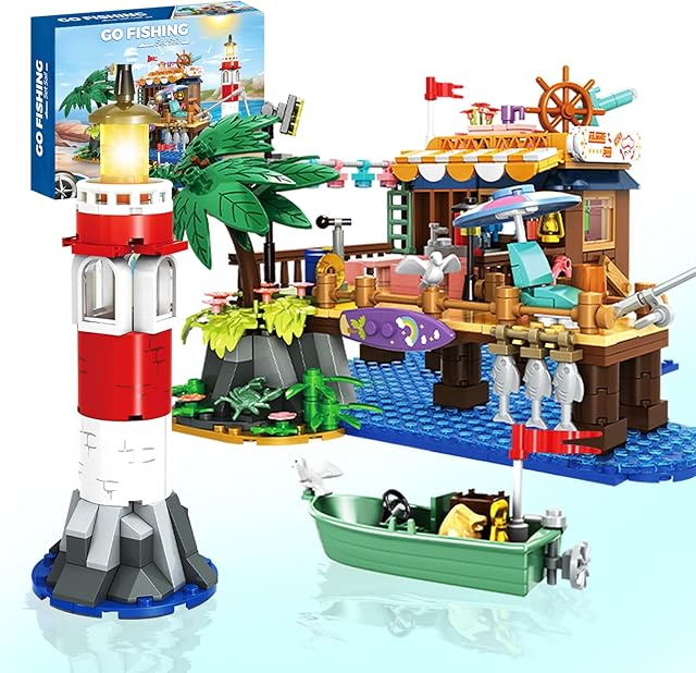 The Lighthouse Seaside Fishing Village House with Palm Tree & Boat, Coastal Cabin Building Set, Architecture Toy Kit, Building Block Toy Creative Ideas Gifts for Adult Teen Boy Girl Age 6+ (603 Pcs)