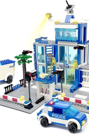 The Police Station Toy Building Set,Bricks Kit with Van,Truck Toy,Helicopter,Prison,Police Station Jail,Police Chasing Criminals Game Block Toys.Compatible with Mainstream Blocks. (Police Station 570Pcs)