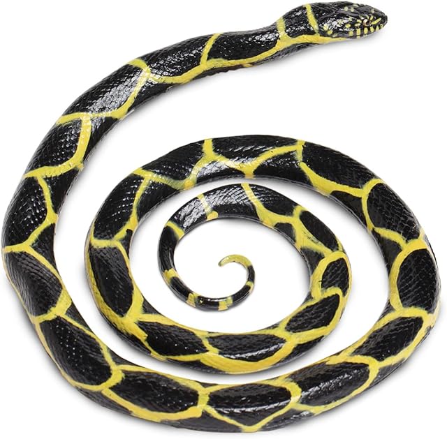 The Safari Ltd. Chain Kingsnake Figurine - Detailed 36" Plastic Model Figure - Fun Educational Play Toy for Boys, Girls & Kids Ages 3+