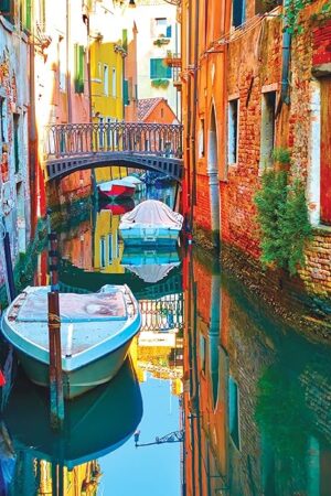 The RoseArt - Kodak Supreme Premium - Pretty Canal with Small Bridge and Motorboats - 550 Piece Jigsaw Puzzle for Adults